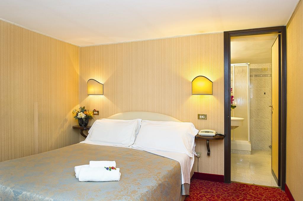 Grande Albergo Quattro Stagioni Rieti Camera foto